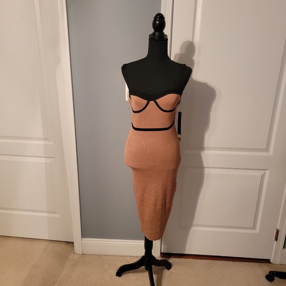 Dress - Picture 3 of 6